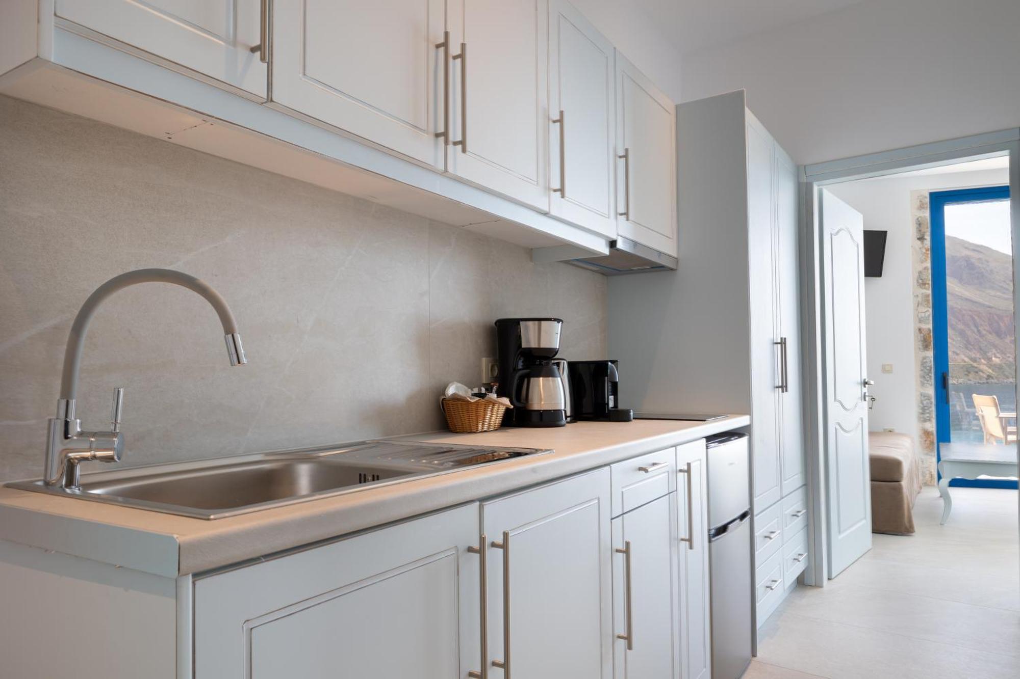 Molos Apartments 로우트로 객실 사진