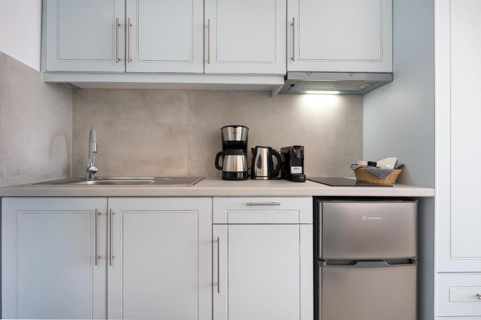 Molos Apartments 로우트로 객실 사진